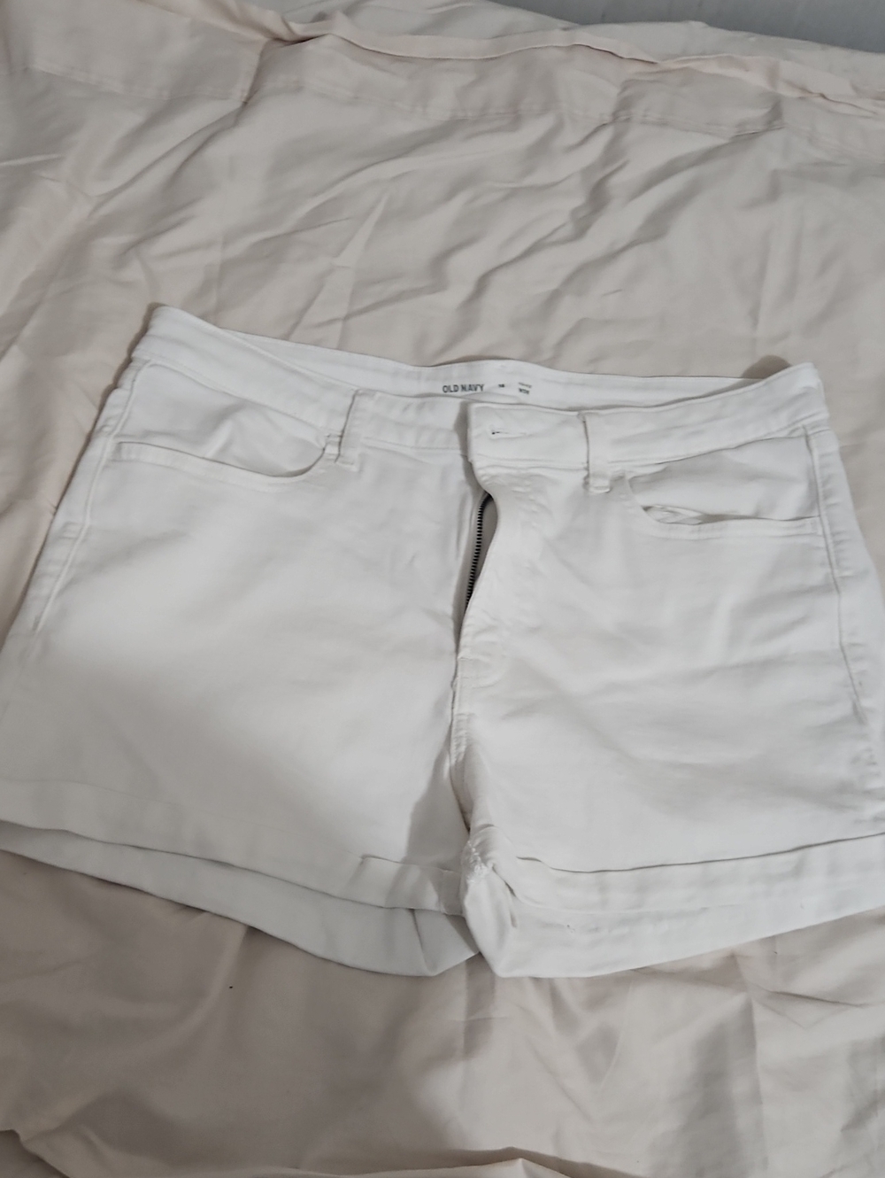 Old Navy White Denim Mid-Rise Women's Shorts